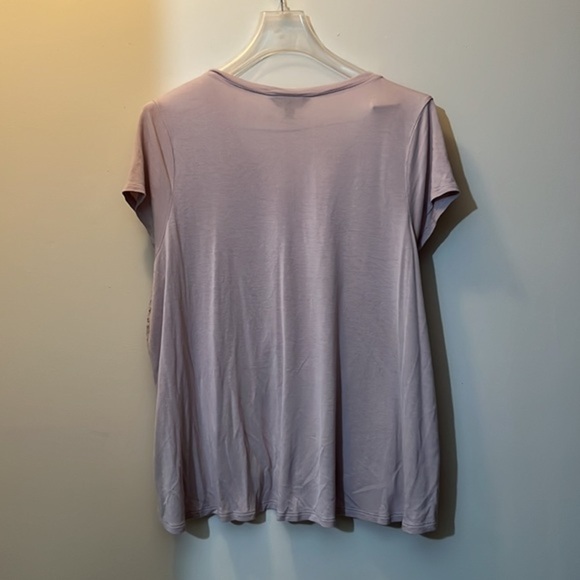 Light purple size extra large, Vera Wang crochet front short sleeve shirt - Picture 3 of 3